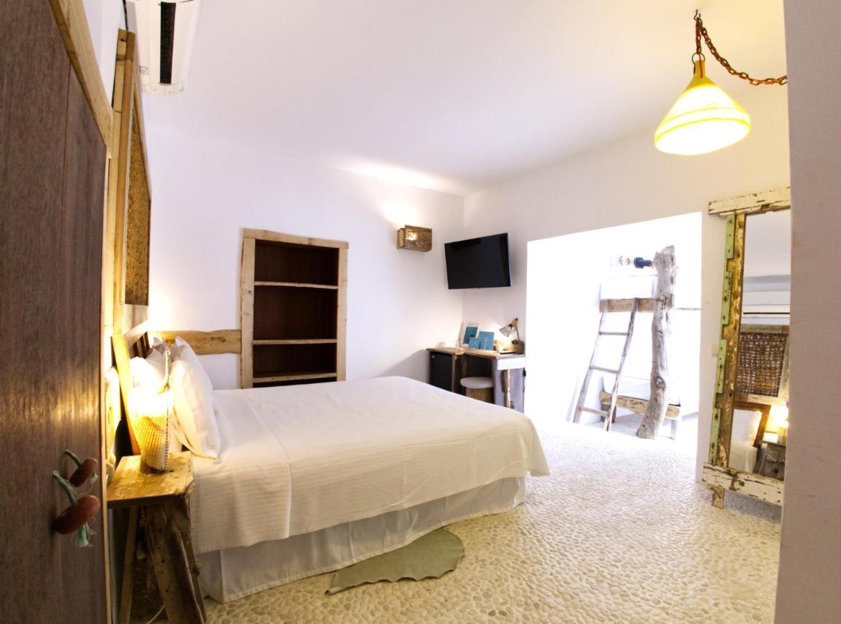 Boutique Hostal La Curandera De Salinas Sant Francesc de s'Estany Exterior photo