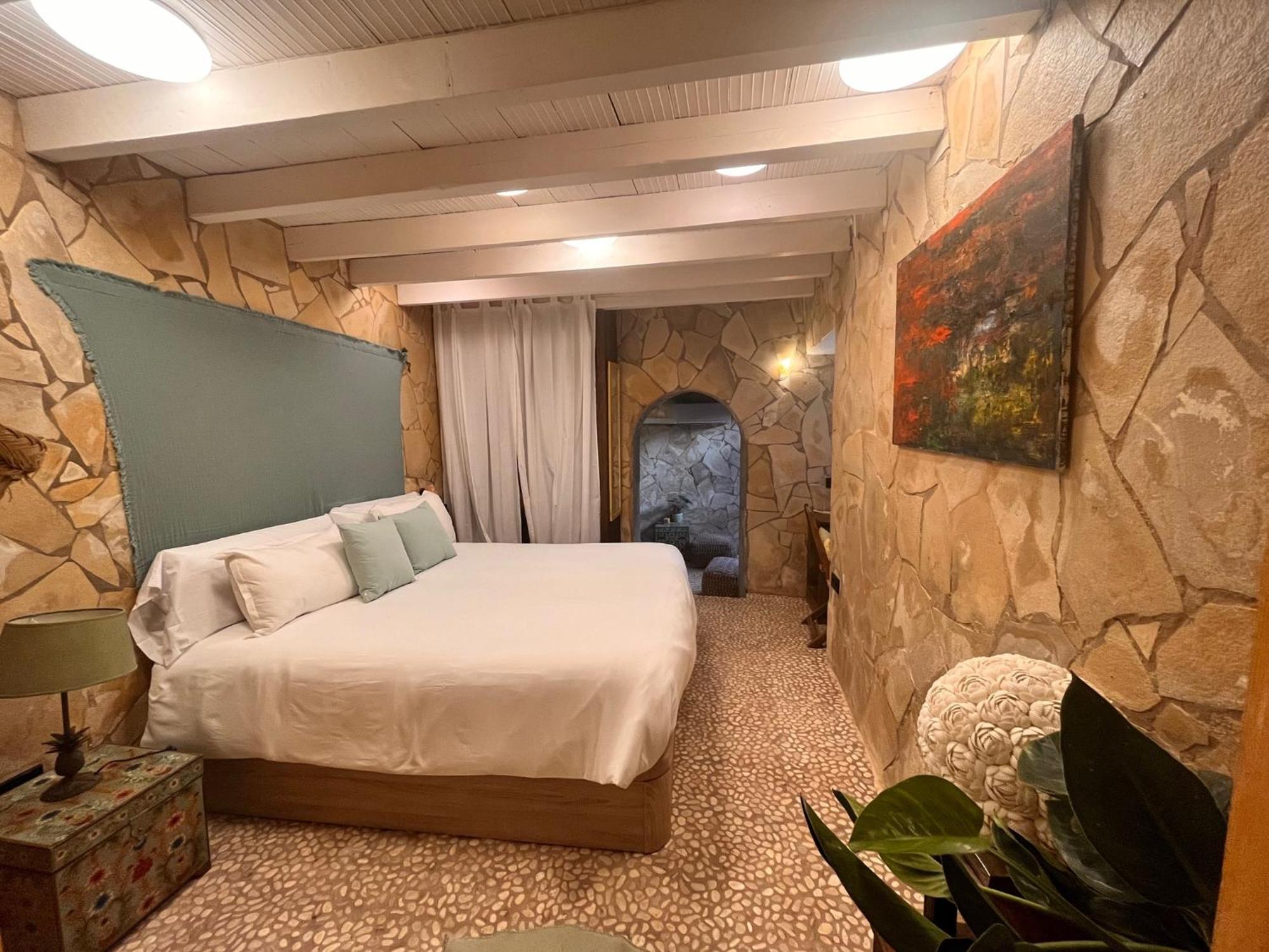 Boutique Hostal La Curandera De Salinas Sant Francesc de s'Estany Exterior photo